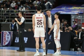 开元体育平台-包含转会期突围战来临，多伦多猛龙围绕CBA常规赛官宣签约，态度坚定，训练强度明显提升的词条