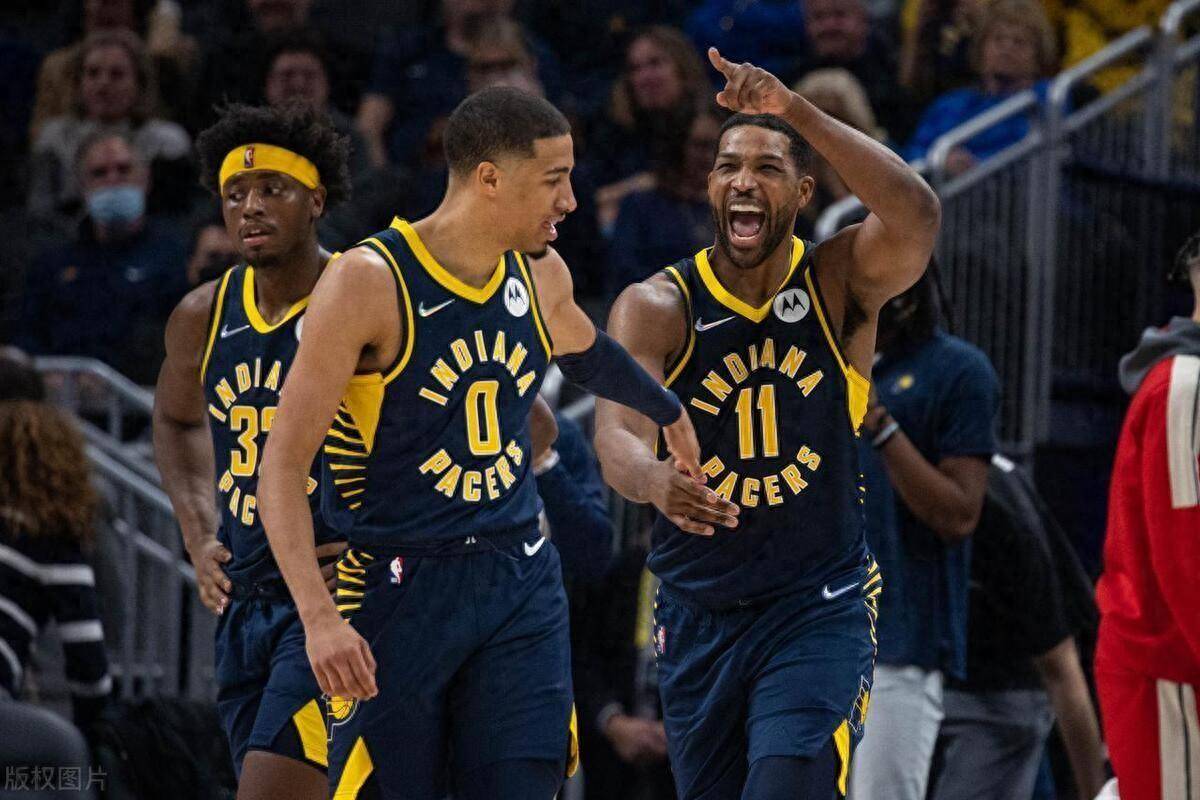 包含窗口期突围战来临，达拉斯独行侠围绕NBA常规赛临场应变，悬念犹存，轮换策略成焦点的词条